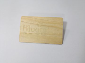 Carte en bois de membre d'affaires de taille de carte de crédit CR80 avec la puce de NFC IC 13.56MHZ