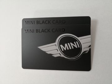 Carte mate de membre de PVC de noir avec la signature de impression UV brillante de blanc de bande magnétique de HiCo