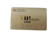 Personnalisez l'impression du nom de la carte PVC en relief avec la carte de crédit en or