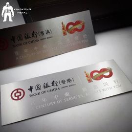 Ajustez le Silkscreen gravé de plats de label en métal imprimant le logo épais d'OEM de 0,8/1mm