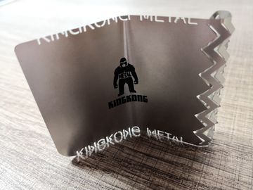 Carte noire mate de luxe 85x54mm de membre d'affaires en métal de fond d'acier inoxydable
