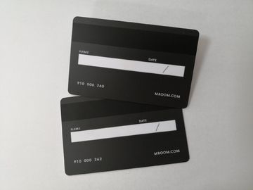 Cartes de visite professionnelle de visite métalliques argentées de PVC avec le logo adapté aux besoins du client UV brillant