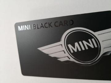 Carte mate de membre de PVC de noir avec la signature de impression UV brillante de blanc de bande magnétique de HiCo