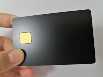 Cartes de visite professionnelle de visite noires mates en métal de grande puce du contact SLE4428 avec la bande magnétique de 9mm