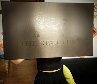 plats de label en métal de 650*400mm pour le noir mat de panneau de publicité