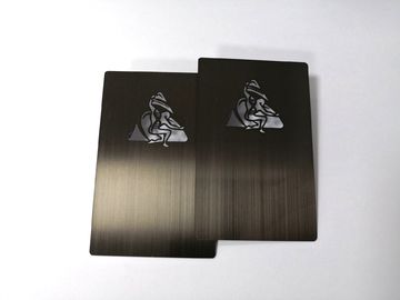 Carte de visite professionnelle de visite mate plaquée par luxe en métal de noir d'IP balayée finie